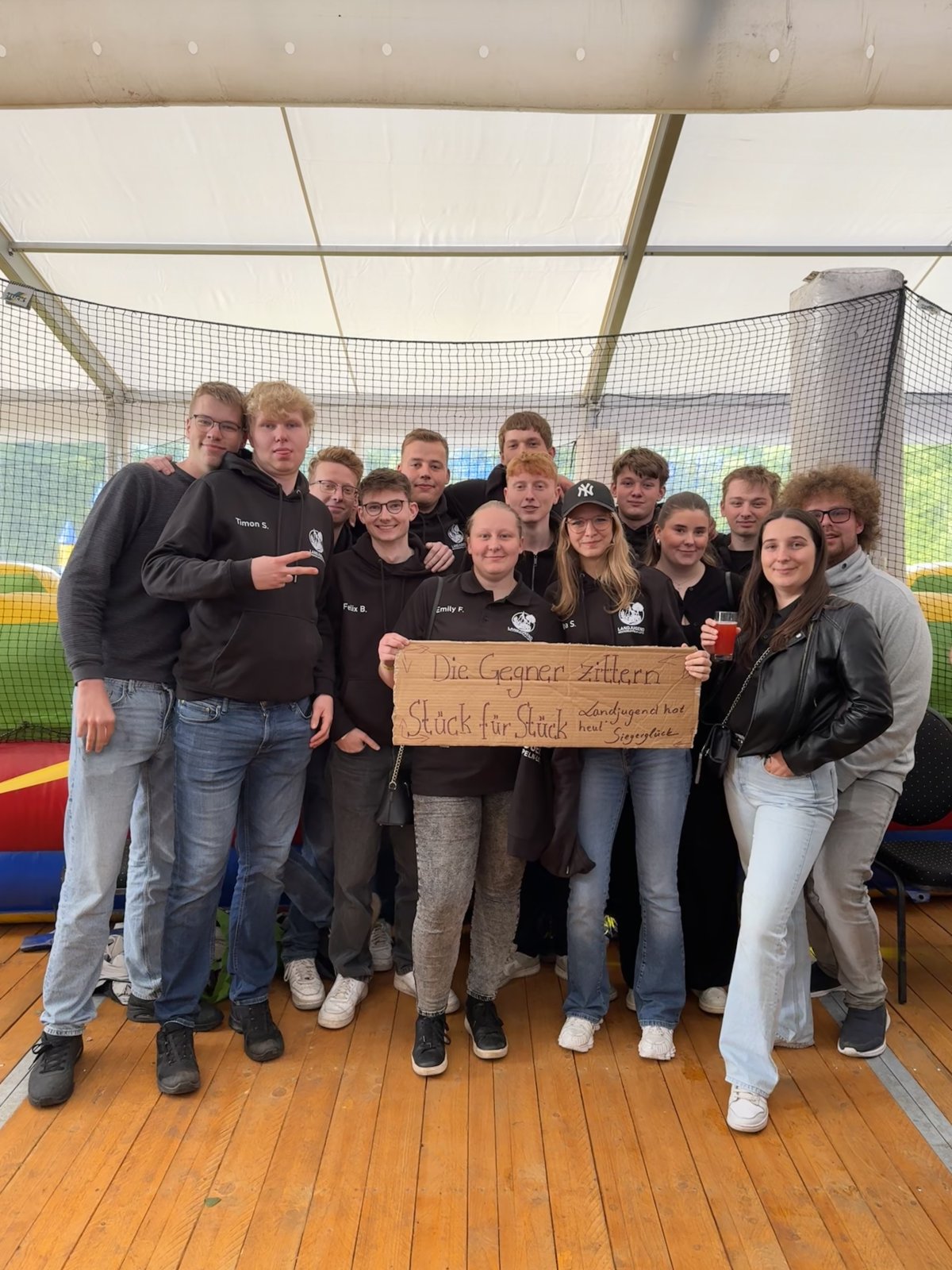 Mit Vollgas im Menschenkicker – Unser Debüt in Obermetten! ⚽️ 